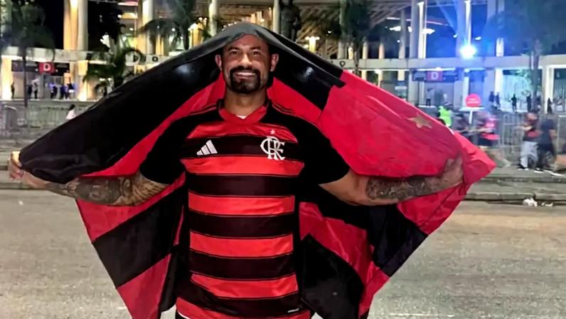 Bruno, ex-goleiro do Flamengo, esteve presente no partida do time Rubro-Negro contra Internacional, pelo Brasileirão (Foto: Reprodução)