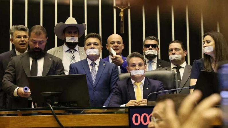 Bolsonaristas protestam na Câmara dos Deputados, em 5 de agosto de 2025. Foto: José Cruz/Agência Brasil