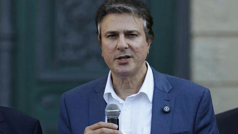 Camilo Santana anuncia construção de 117 escolas indígenas no Brasil