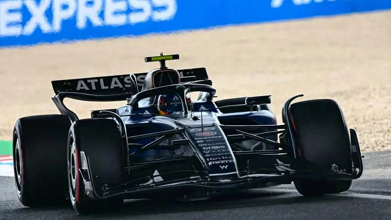 Piloto de F1 faz surpresa à fã mirim que o ajudou em 2025