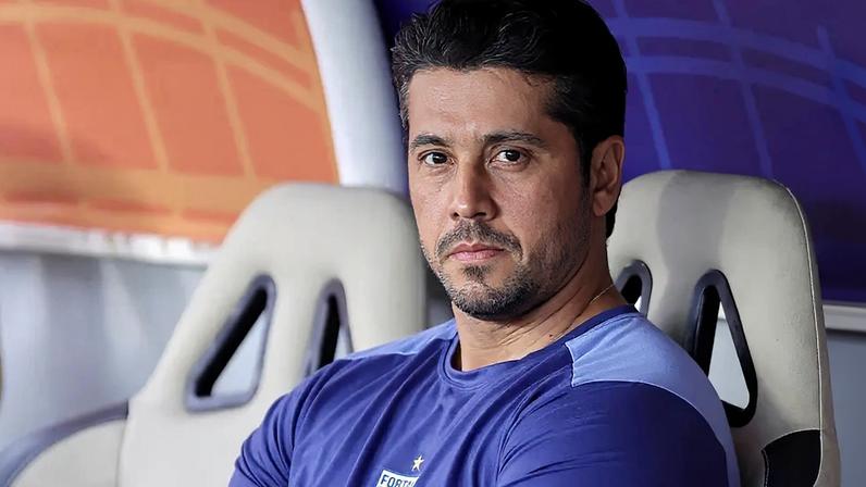 Carpini detalha negociação do Fortaleza por atacante do Vitória