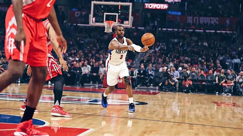 NBA troca Chris Paul