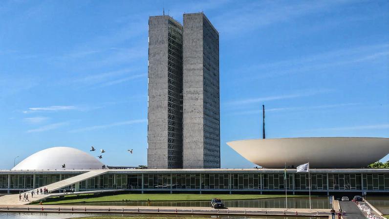 Bancada do Master atua no Congresso para blindar investigações