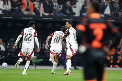 O Flamengo venceu o Corinthians na Neo Química Arena pelo Brasileiro de 2025, no último duelo entre os dois