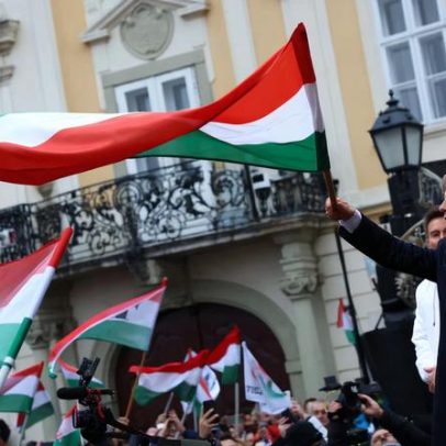 Partido Tiszá lidera pesquisa pré-eleitoral na Hungria, direita mira parlamento