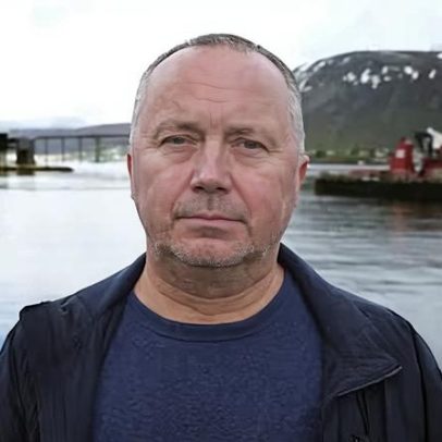 Grécia emite mandado europeu contra ativista norueguês que documenta migrantes