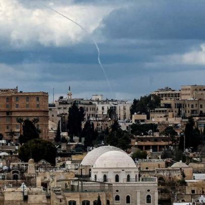 Companhias aéreas cancelam voos após ataques dos EUA e de Israel contra o Irã