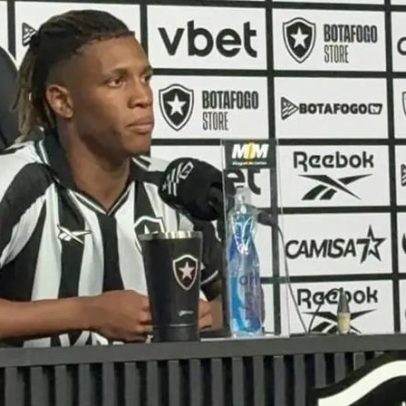 Danilo comenta surpresa com possível saída do Botafogo e avalia Anselmi
