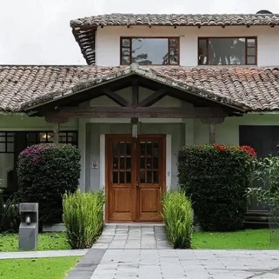 Fazenda em ruínas no Equador é transformada em hotel de luxo