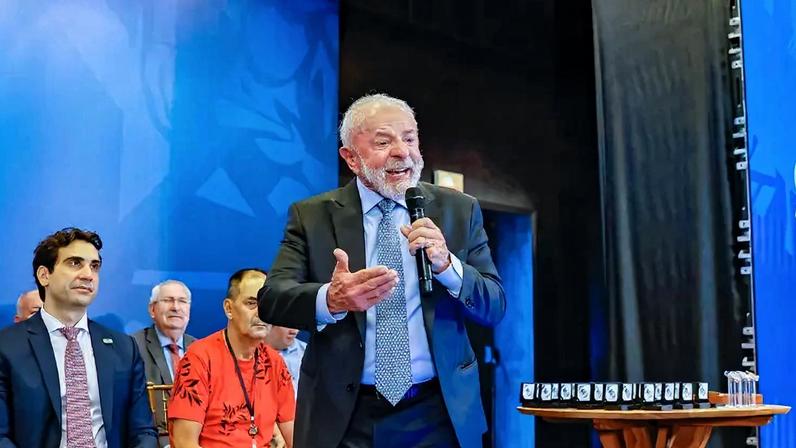 Presidente Lula tenta se desvincular de um chamuscado STF e de um omisso Congresso Nacional com vistas às eleições presidenciais. (Foto: Ricardo Stuckert/PR)