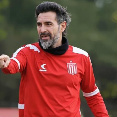 Eduardo Domínguez é o novo técnico do Atlético-MG: trajetória e títulos.