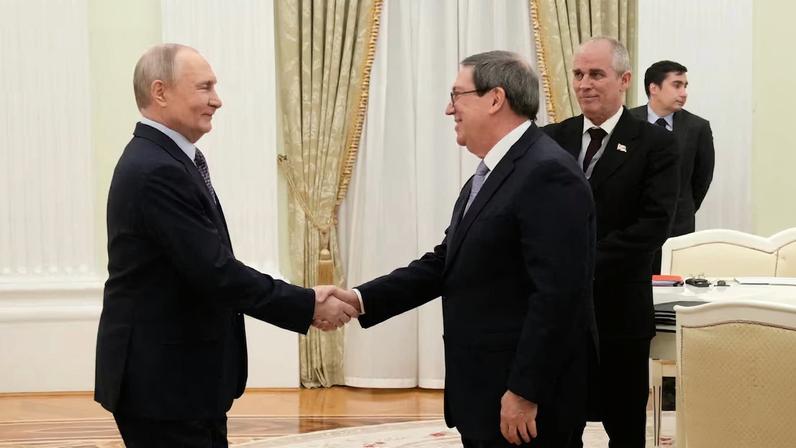 Putin recebe ministro cubano em Moscou e critica restrições dos EUA
