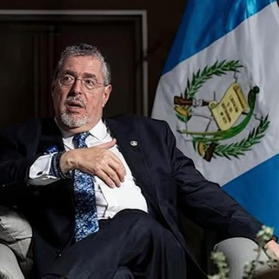 Guatemala enfrenta risco à democracia nos próximos meses, diz Arévalo