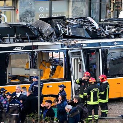 Bonde descarrila no centro de Milão, pelo menos uma pessoa morre