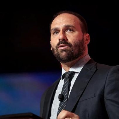 Polícia Federal afasta Eduardo Bolsonaro do cargo de escrivão