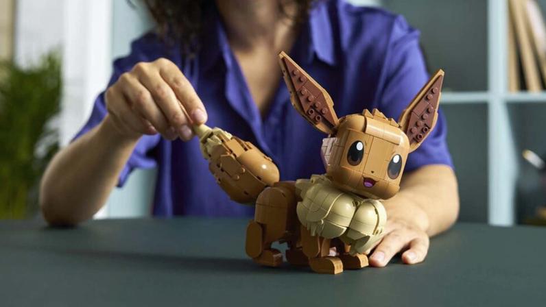 Lego Eevee esconde tributos a todas as Eeveelutions