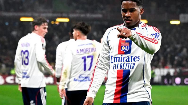 Ancelotti observa concorrentes à camisa 9 da seleção na Copa do Mundo