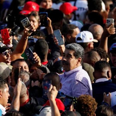 Desconfiança, deserções e bônus minguantes fragilizam apoio do PSUV na Venezuela