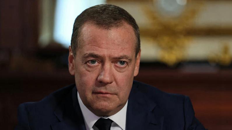 Rússia não quer conflito global, afirma Medvedev