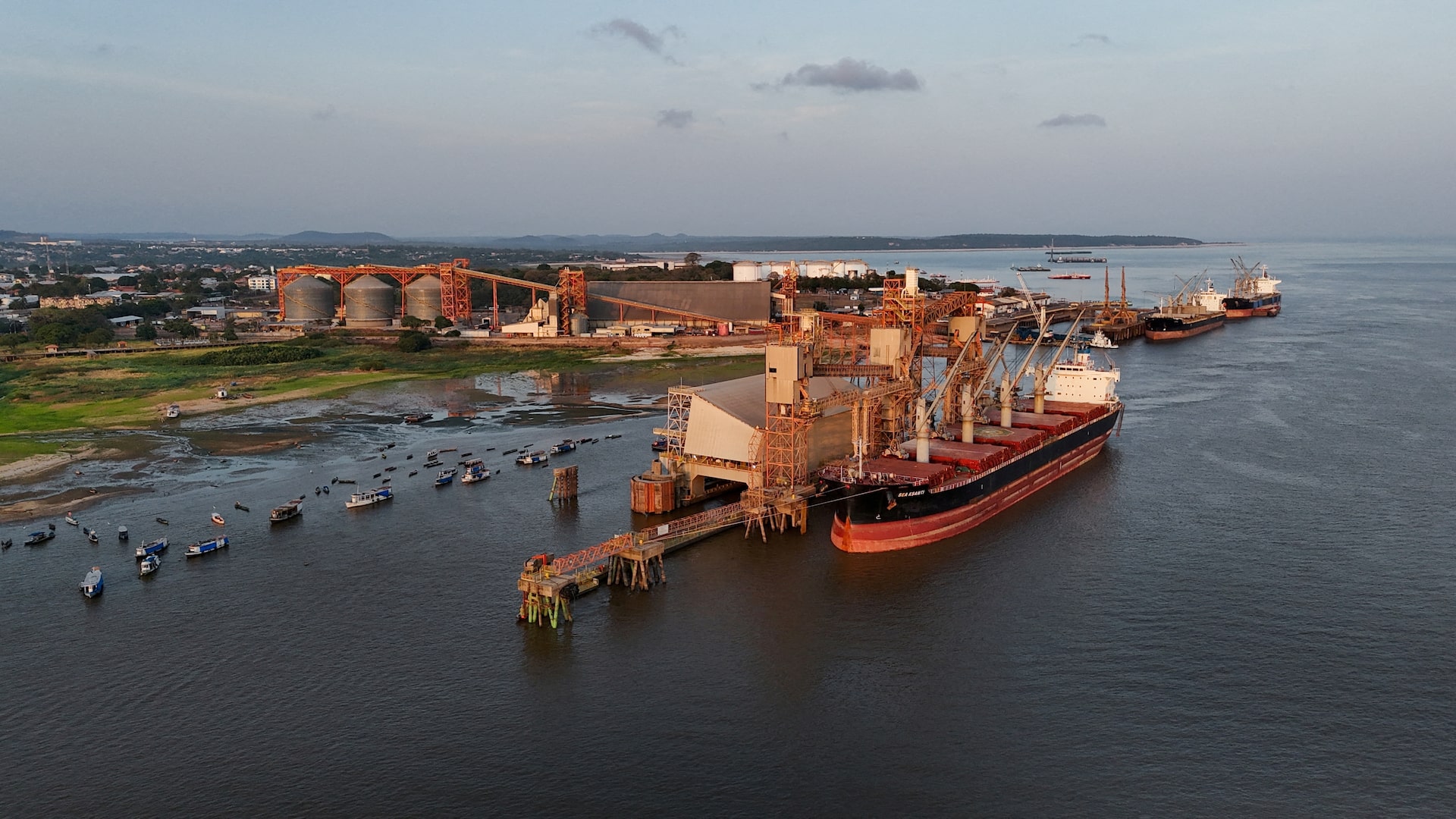 A drone views shows Cargill grain terminal in Santarem, Para state, Brazil October 08, 2024. REUTERS/Amanda Perobelli/File Photo