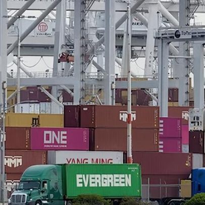 Novos aranceles entram em vigor em 10%, apesar de Trump ter dito 15%