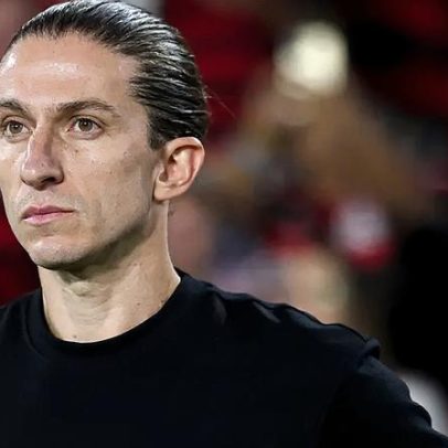 Torcedores do Flamengo lamentam saída do atacante Filipe