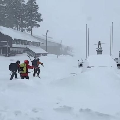 Dez esquiadores continuam desaparecidos após avalanche no norte da Califórnia