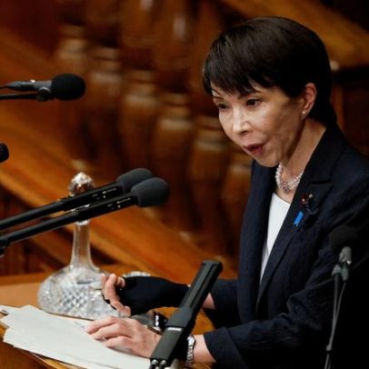Takaichi PM Japão alerta sobre coerção da China e promete reforma de segurança