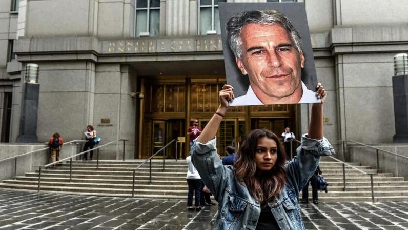 Graças a seus relacionamentos com bilionários da tecnologia como Peter Thiel e Elon Musk, Epstein teve acesso a uma série de investimentos lucrativos em tecnologia.