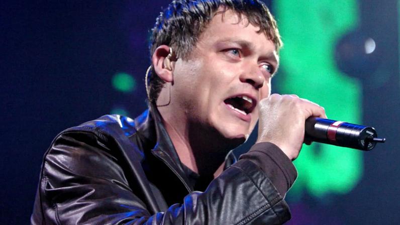 Brad Arnold, vocalista do 3 Doors Down, morre aos 47 anos