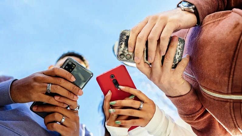 Venda de smartphones: Preços de celulares podem subir 14% em 2026 com redirecionamento de memórias para inteligência artificial (Divulgação / Getty Images)
