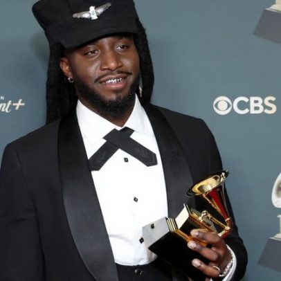 Shaboozey rebate repercussão de frase sobre imigrantes no Grammys