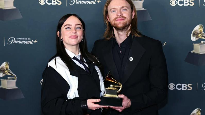 Finneas defende discurso de Billie Eilish nos Grammys contra homens brancos