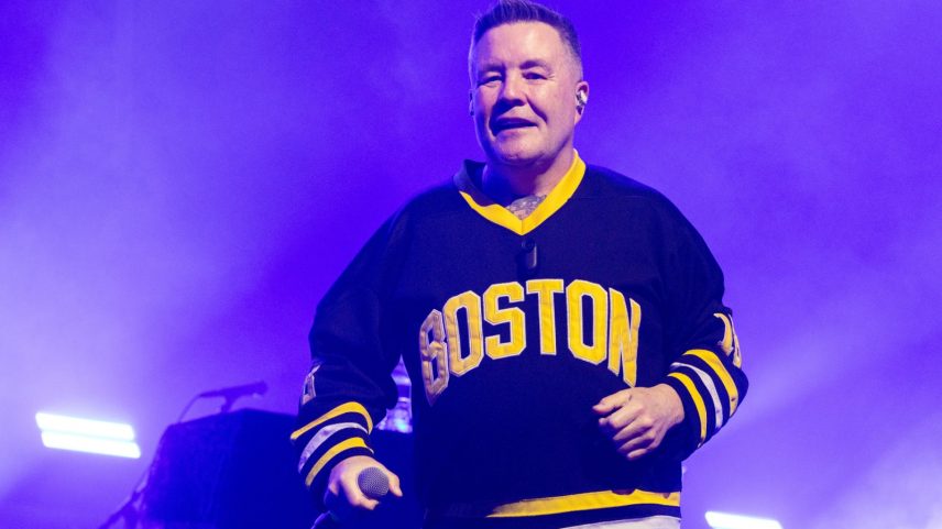 Dropkick Murphys lideram show memorial para Alex Pretti e Renée Good