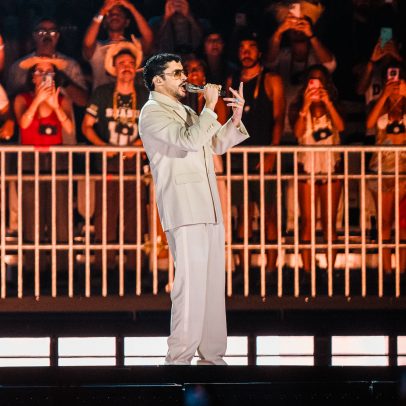 Bad Bunny presta homenagem a Willie Colón no Brasil