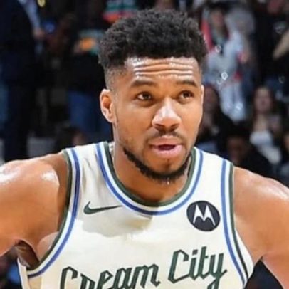 ESPN atualiza sobre troca envolvendo Giannis Antetokounmpo