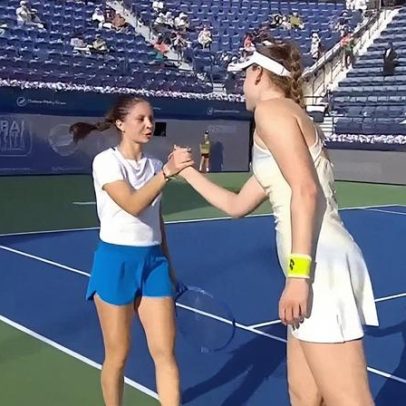 Rybakina desiste no terceiro set em Dubai por mal-estar