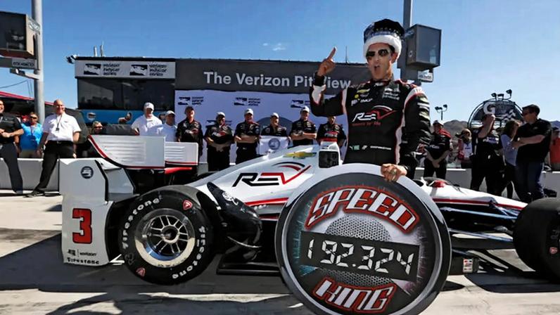 Helio Castroneves com a pole em Phoenix em 2016 (Foto: Steve Shope/ Penske Racing)