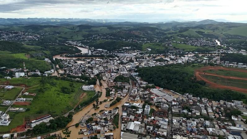 MG registra 65 mortes por chuvas; Zona da Mata enfrenta inundações