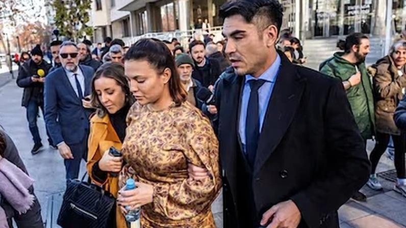 La actriz y presentadora Elisa Mouliaá, a su salida tras declarar en el Juzgado de Instrucción Número 47 de Plaza de Castilla, en Madrid.