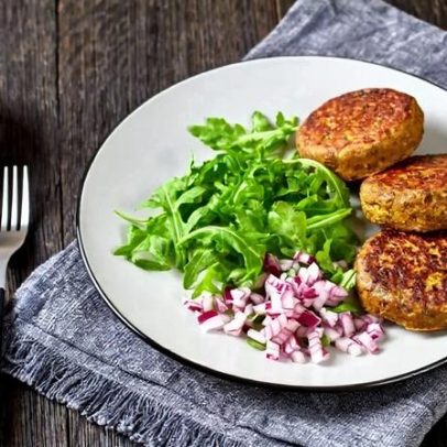 Almoço saudável com 5 receitas ricas em proteína vegetal