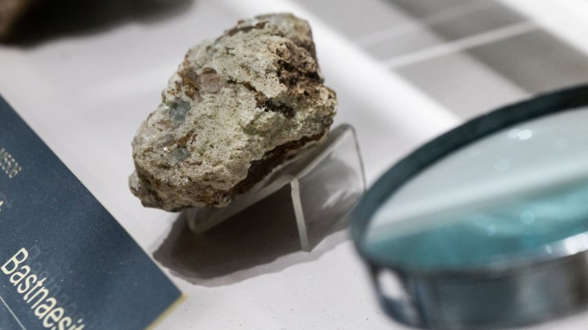 EUA reúnem nações para discutir reduzir domínio da China em minerais críticos