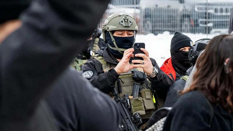 Aplicativo de reconhecimento facial do ICE e CBP não verifica identidades