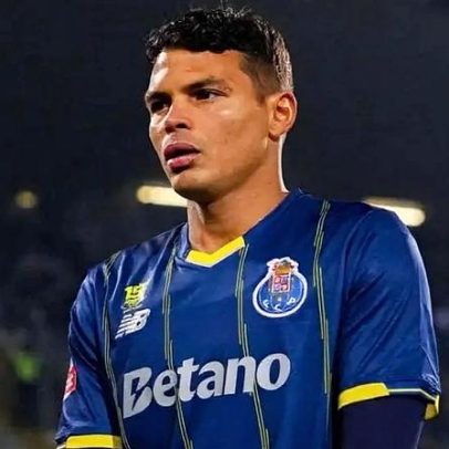 Thiago Silva vira assunto na Europa por jogo do Porto