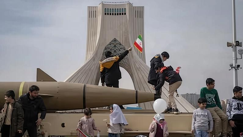 A UE recomenda às companhias aéreas que evitem sobrevoar o espaço aéreo iraniano