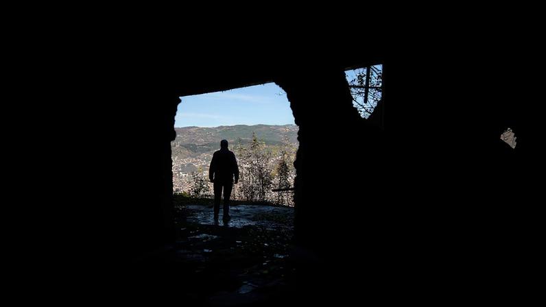 Itália investiga idoso de 80 anos por suposto turismo de atirador em Sarajevo