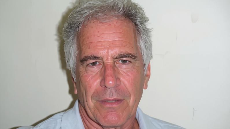 O falecido criminoso sexual Jeffrey Epstein, em foto divulgada pelo Departamento de Justiça dos EUA: novos arquivos expõem interesse do financista no Brasil (Foto: Divulgação/Departamento de Justiça dos EUA)