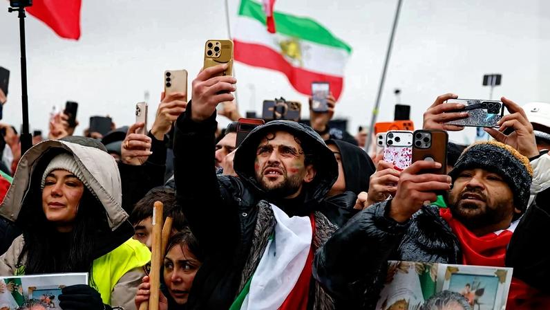 Cerca de 250 mil protestam em Munique contra o regime iraniano