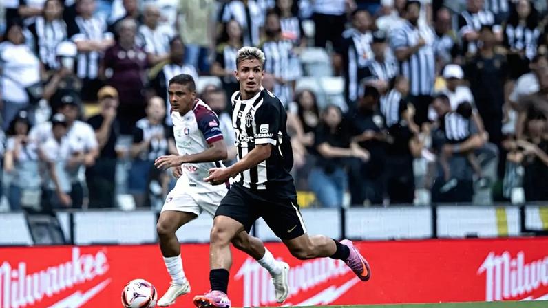 Iseppe pelo Atlético (Foto: Pedro Souza / Atlético)