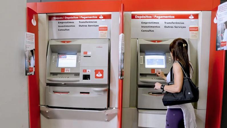 Santander Brasil registra lucro de €579 milhões no 4º trimestre, diz matriz